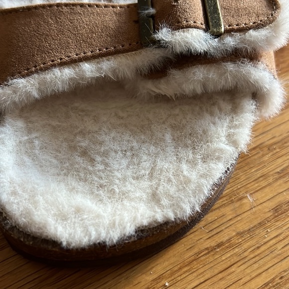 Steve Madden Faux Sherpa Sandal - Picture 7 of 8